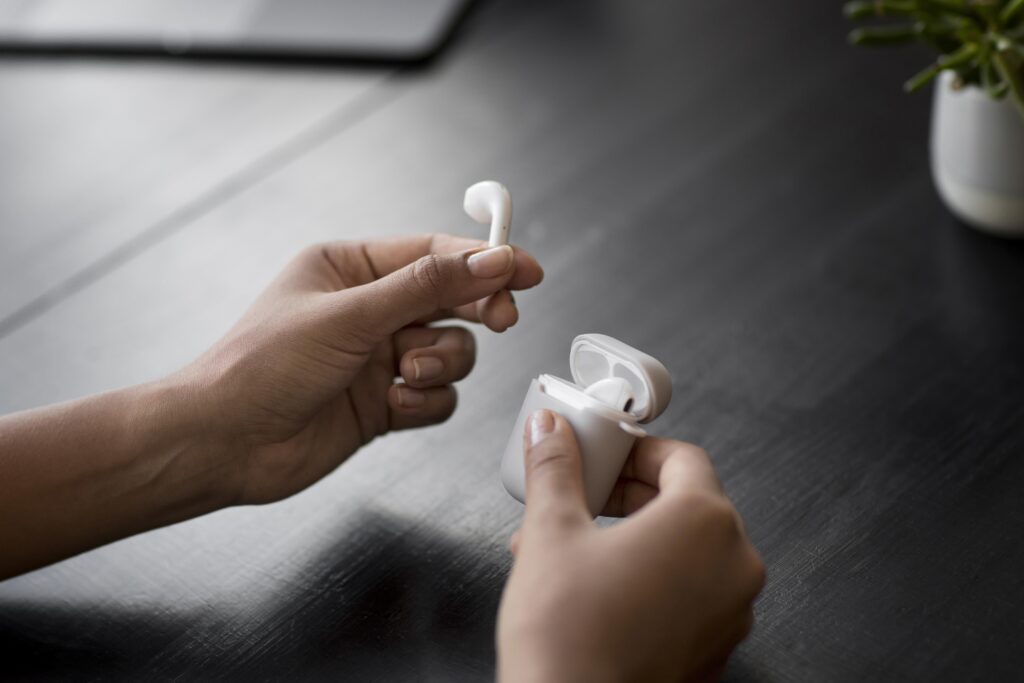 Best apple Airpods repairing center in Kathmandu Best Apple Earpods Repairing Center in Kathmandu